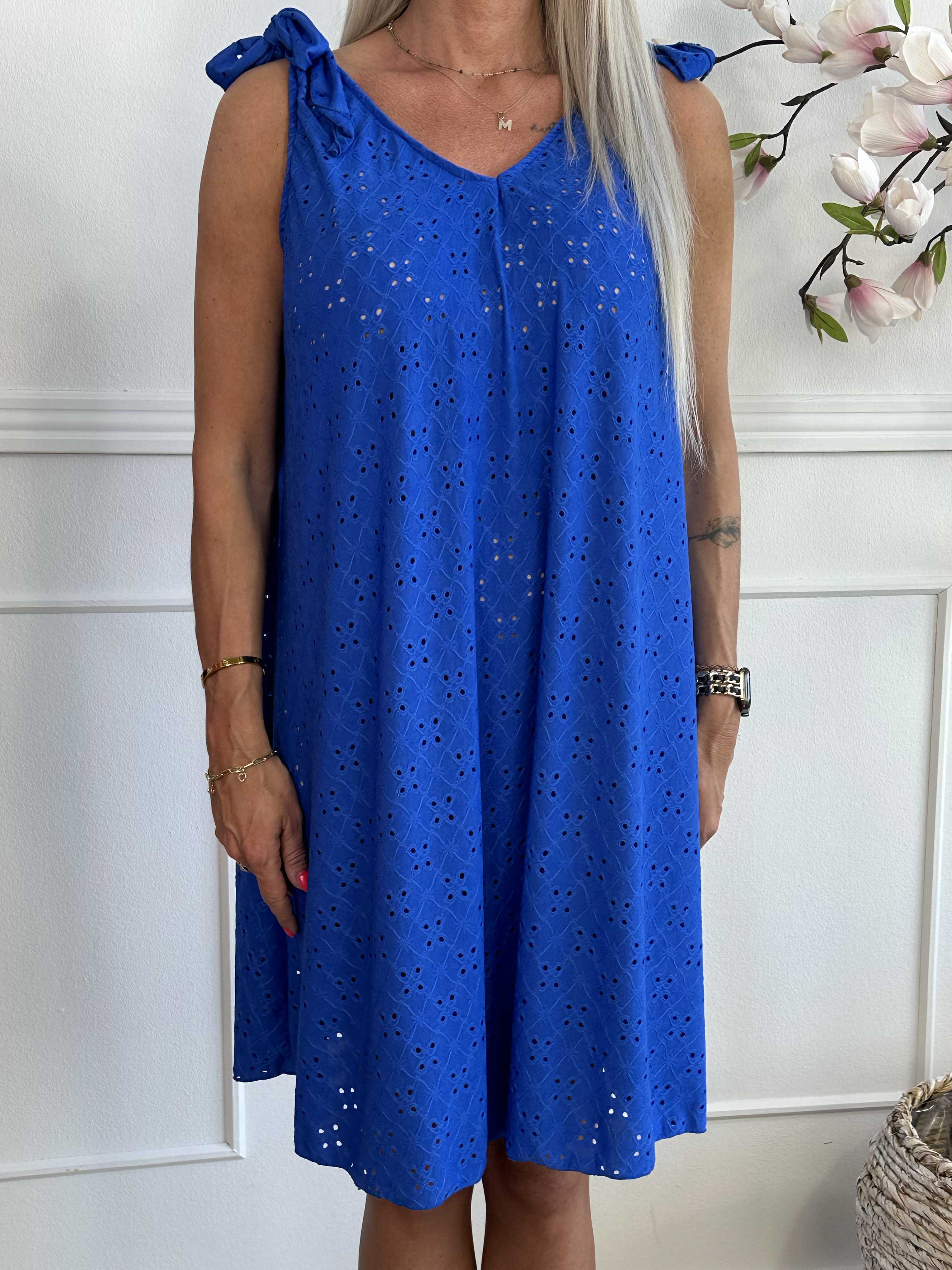 Likas - Blød og elastisk stropkjole med broderie anglaise